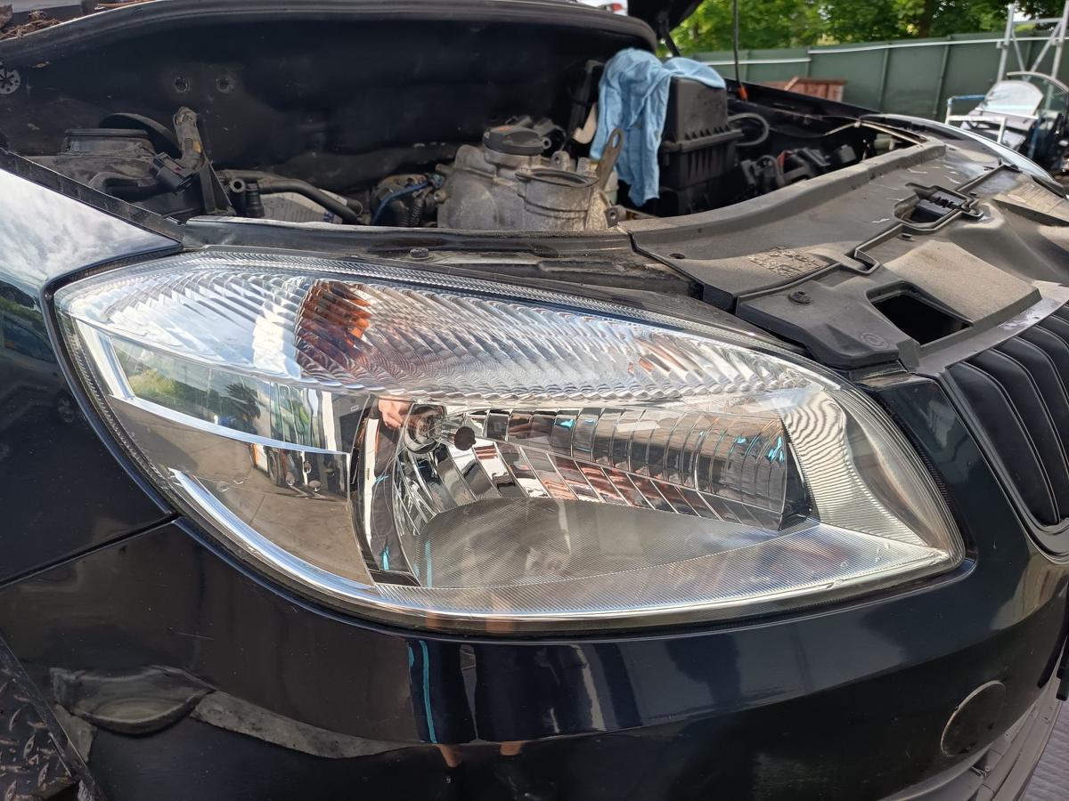 Skoda Fabia II 5J original Scheinwerfer rechts Halogen/Haupt/Licht/Front Bj 2012
