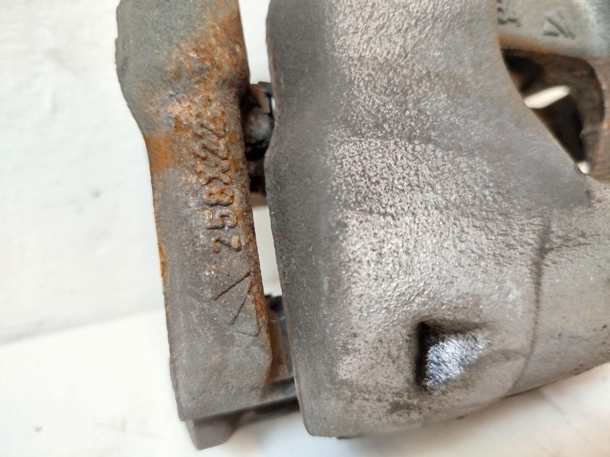 Nissan Micra K14 Bremssattel vorn links Bremszange Sattel OEM