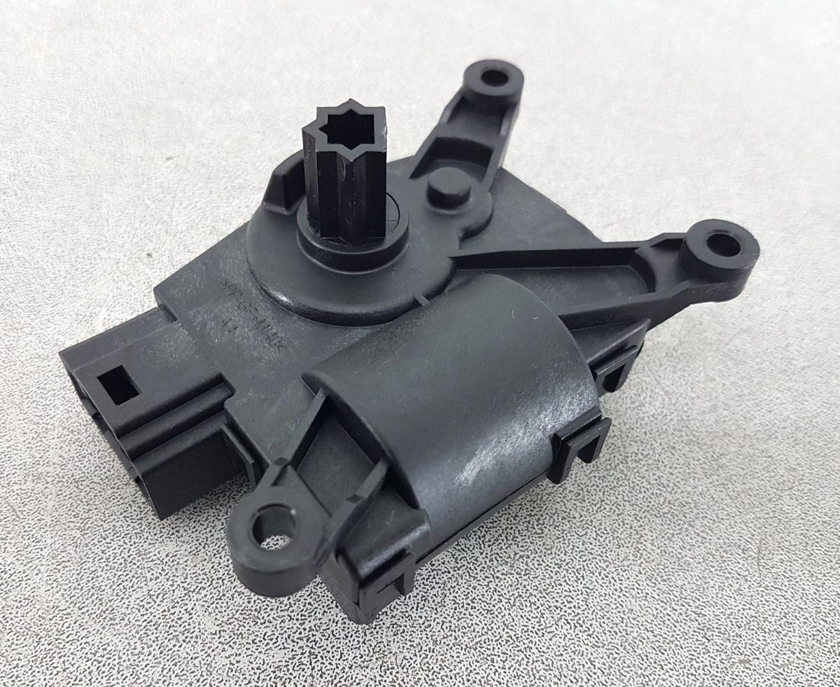 Tesla Model Y Stellmotor f&uuml;r Klappensteuerung Heizung Gebl&auml;se 1500627-00-A Bj22