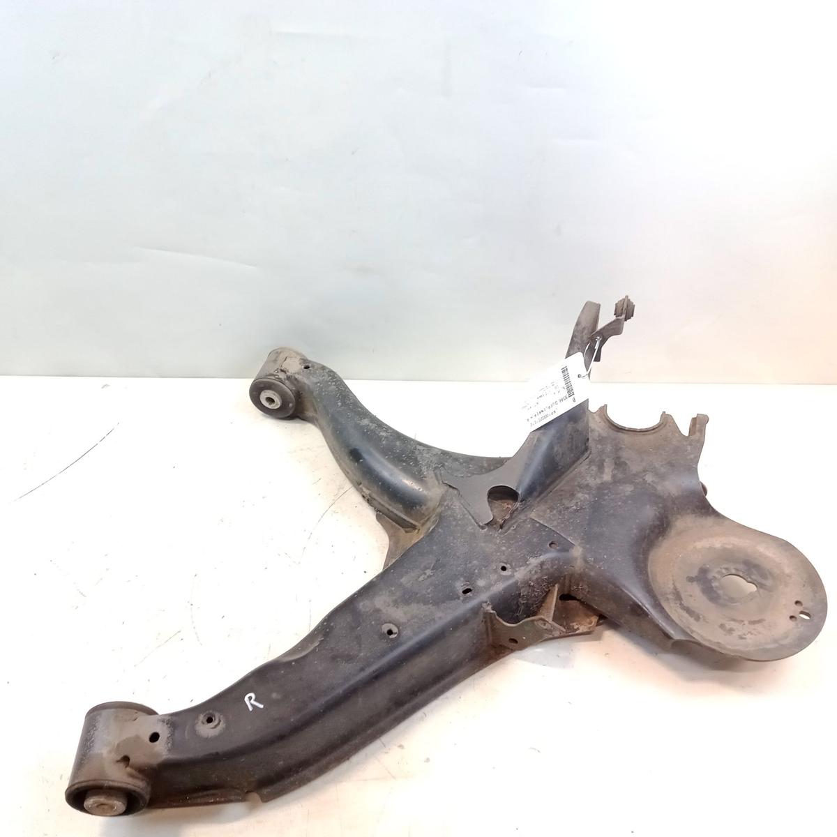 Mercedes Vito 111CDI 447 original Querlenker Schwinge Hinterachse rechts Bj2014