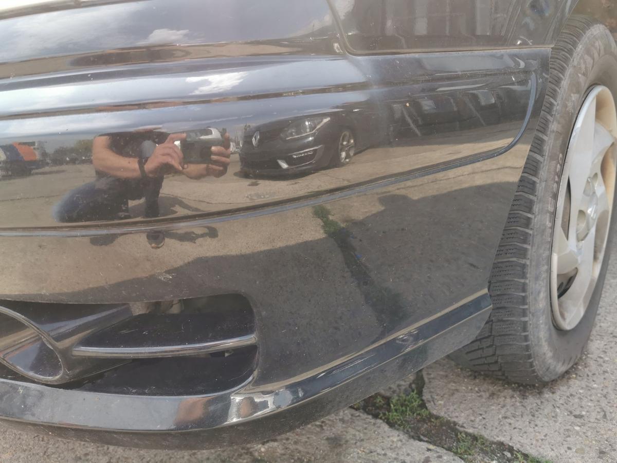 Hyundai Trajet FO Stosstange Stossfänger bumper vorn NSW Ebony Black BESCHÄDIGT