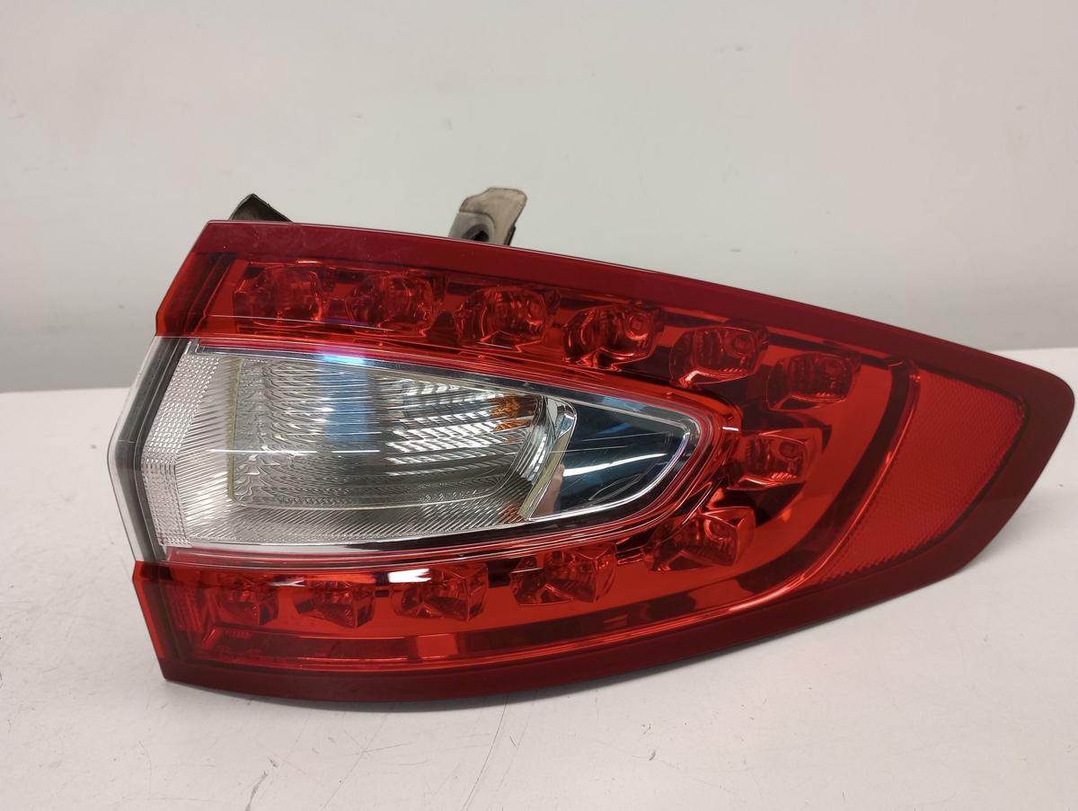 Ford Mondeo V BA7 orig R&uuml;ckleuchte au&szlig;en rechts LED vor Facelift Bj 2015