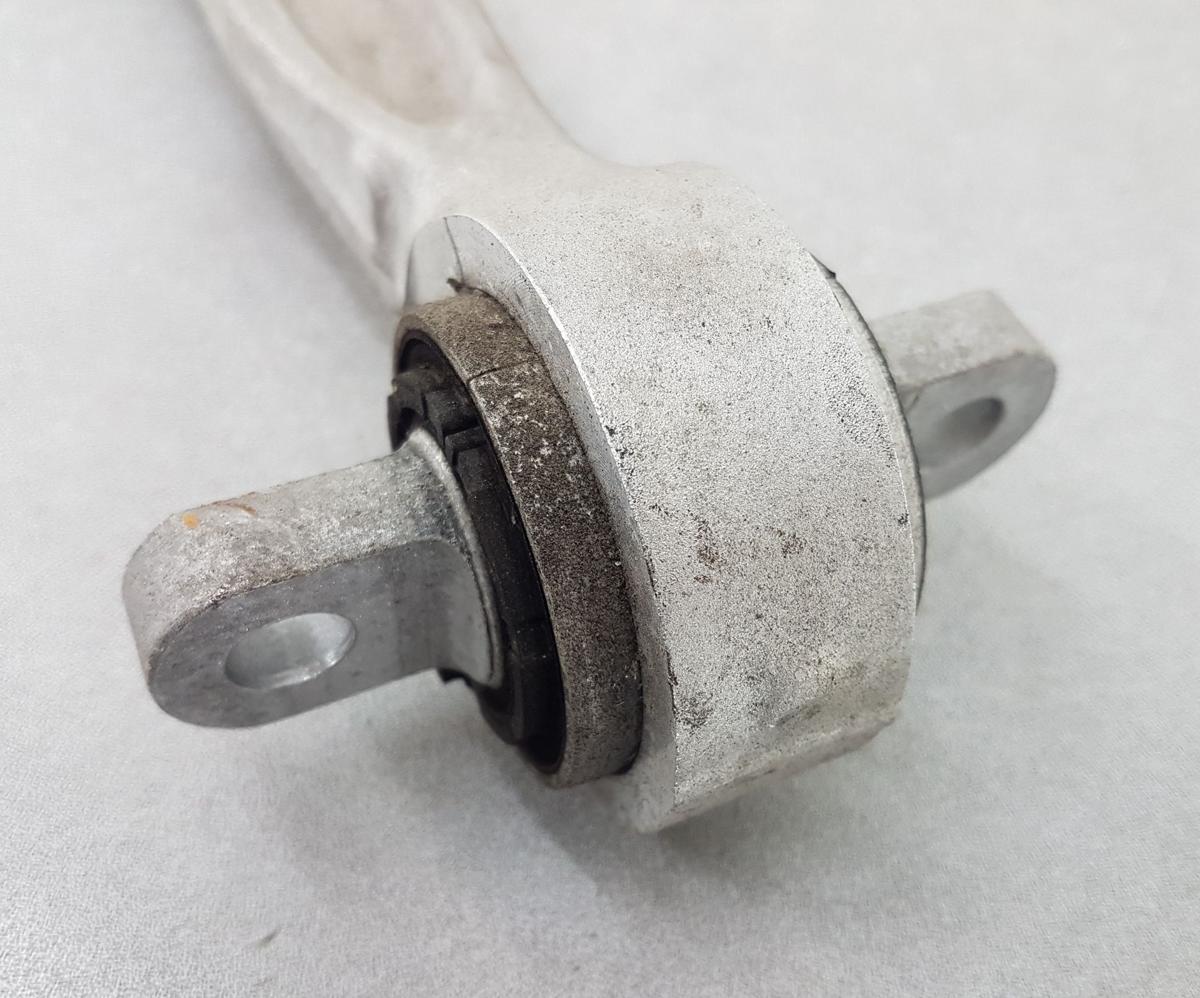 Tesla Model X Querlenkersatz hinten links Satz Querlenker Bj2022 1420452-00-E