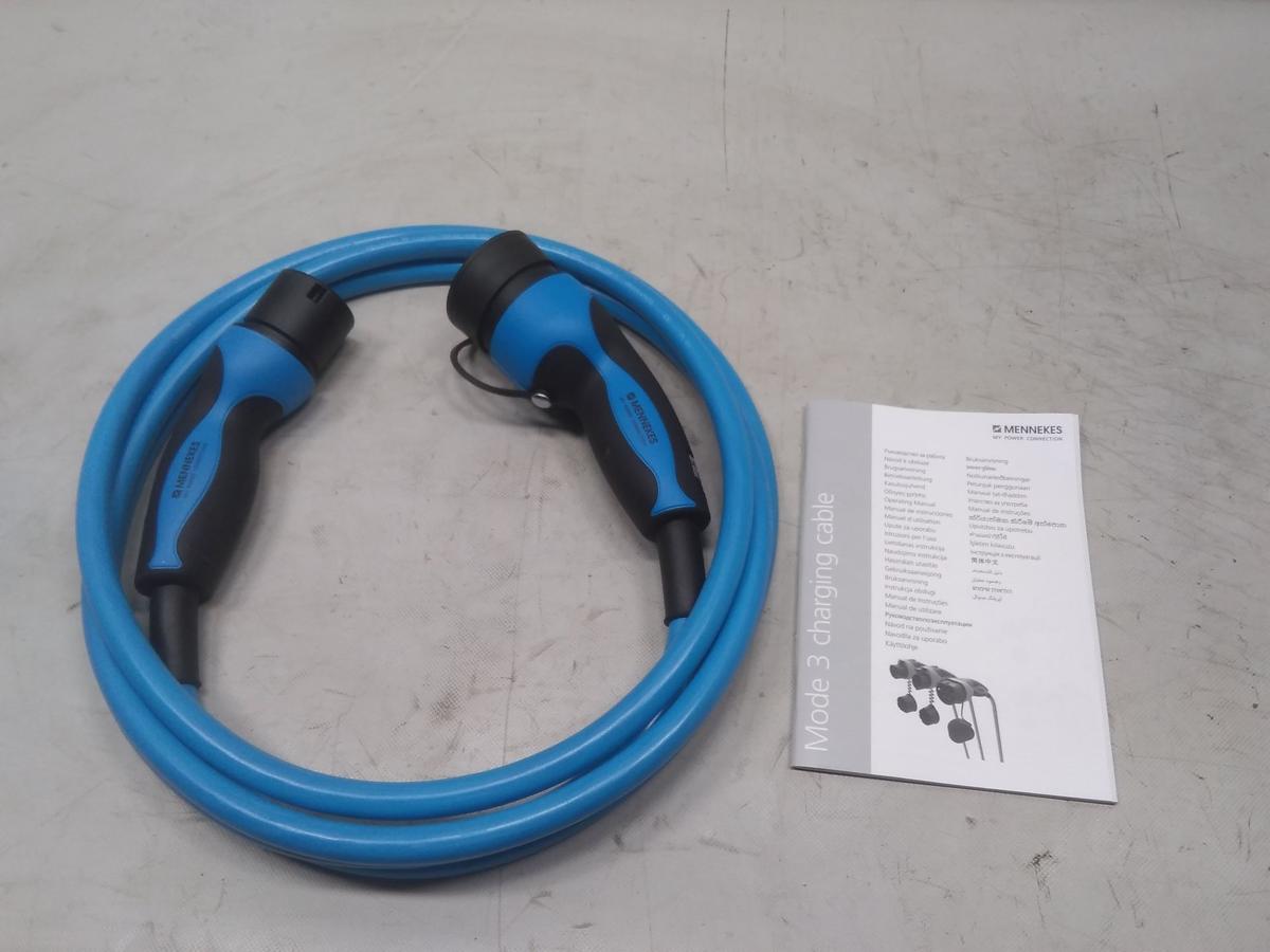 Tesla Model Y Ladekabel 4 Meter 1039810-01-A Menekes 36213/3P+N