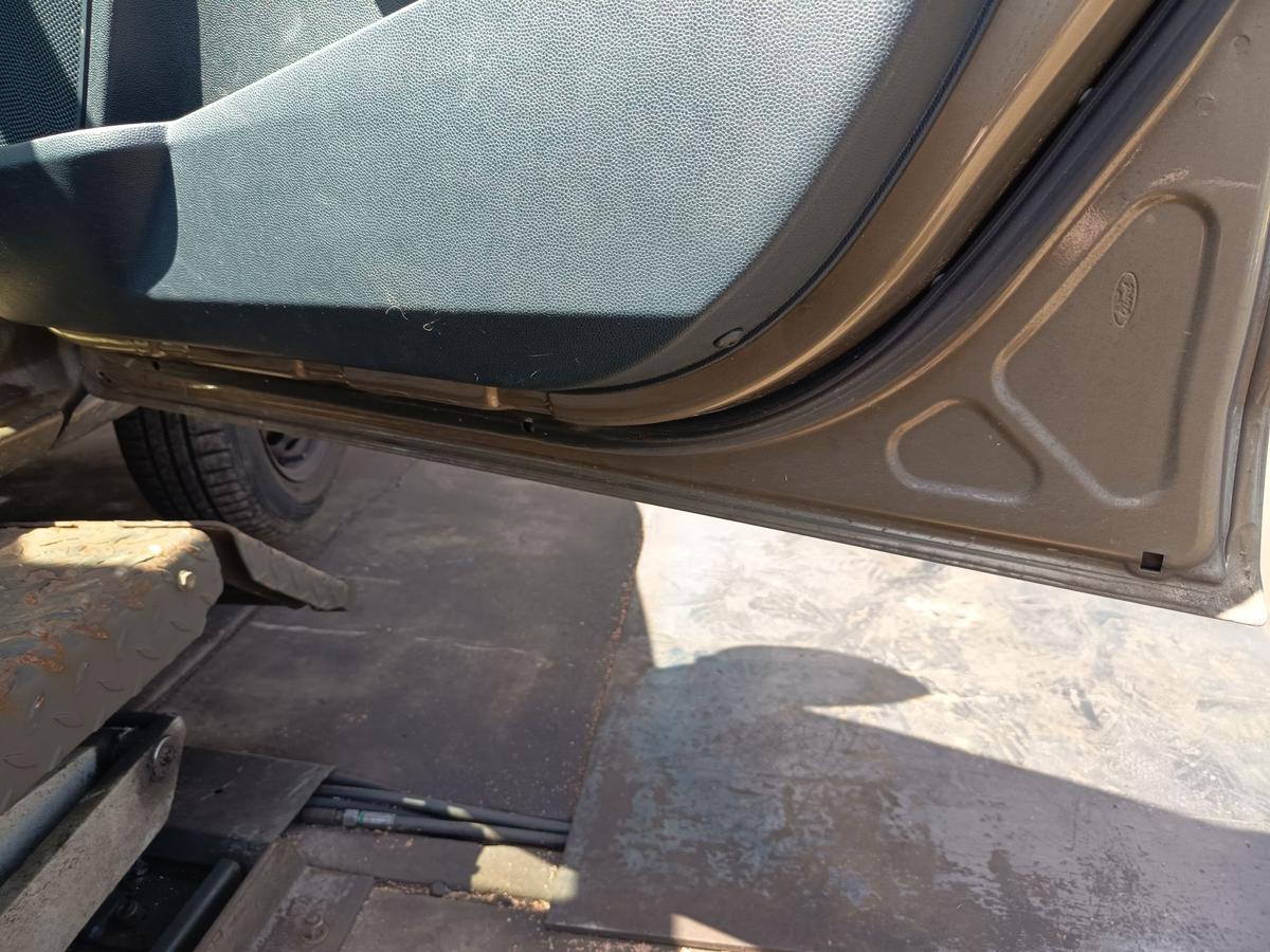 Ford Fiesta VI original T&uuml;r vorne rechts Castano-Braun Metallic Baujahr 2012