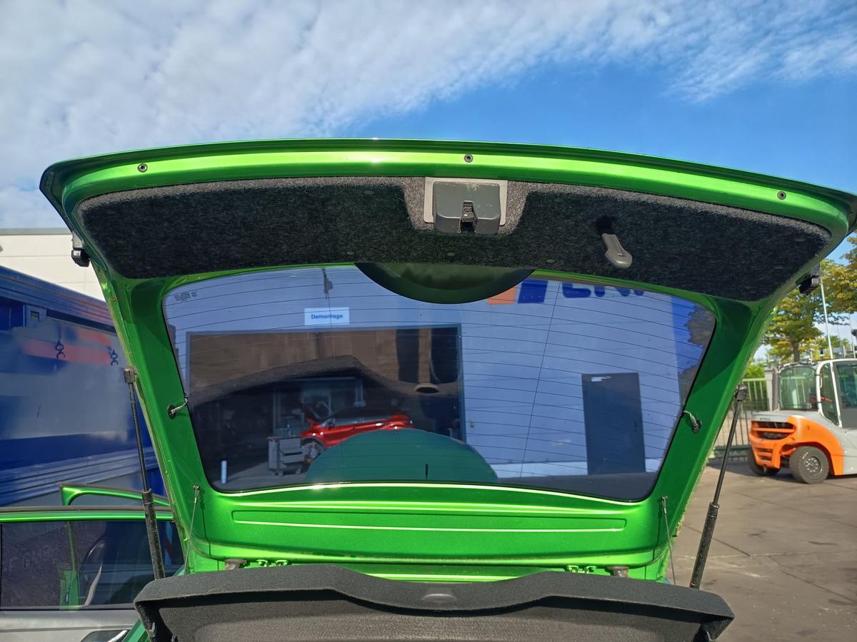 Skoda Rapid Spaceback original Heckklappe mit Scheibe F6Z Rallye gr&uuml;n Bj 2015