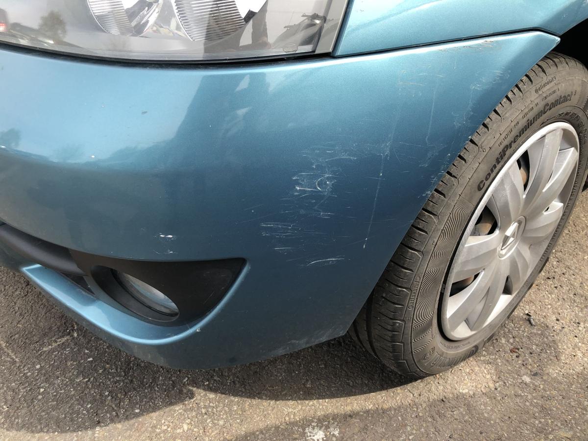 Renault Clio II 2 Campus Sto&szlig;f&auml;nger vorn Frontsch&uuml;rze Nebelscheinwerfer 06-09