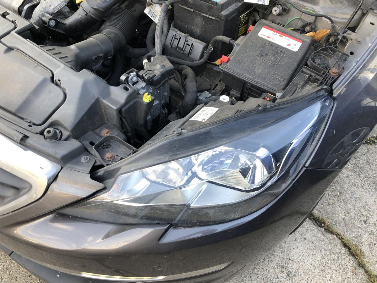 Peugeot 308 SW T9 Scheinwerfer links Headlight Frontscheinwerfer 9677523080