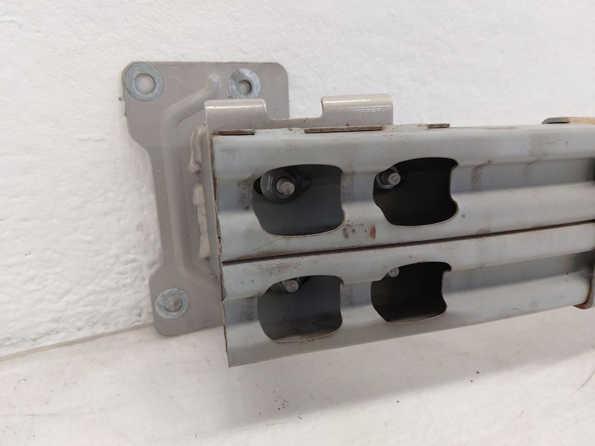 Nissan Micra K14 Tr&auml;ger Sto&szlig;f&auml;nger vorn Oberteil Sto&szlig;f&auml;ngertr&auml;ger Pralltr&auml;ger