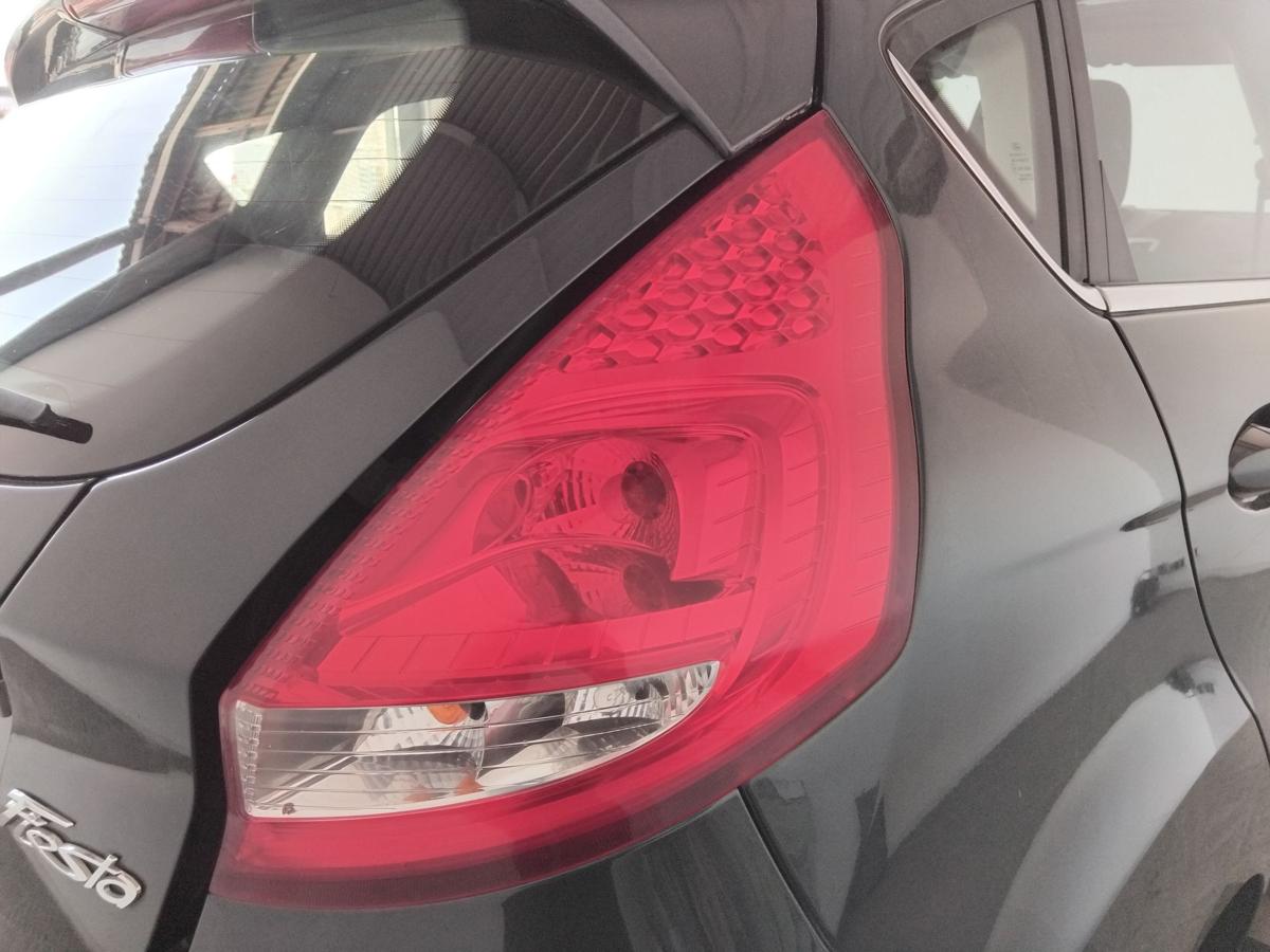 Ford Fiesta JA8 original Rückleuchte Schlussleuchte rechts BJ2009