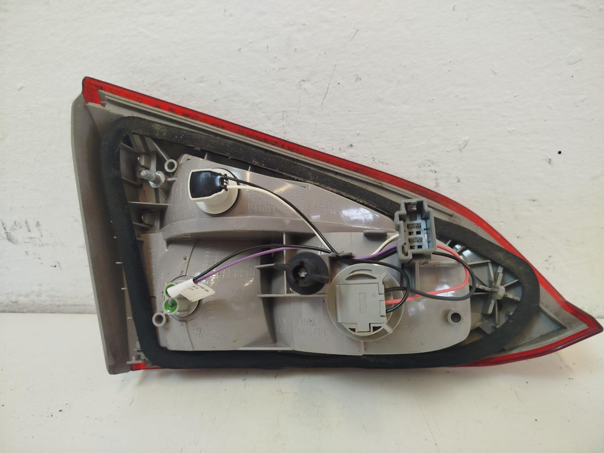 Ford Focus DYB CEW Turnier R&uuml;ckleuchte R&uuml;cklicht innen rechts Heckklappe ab14