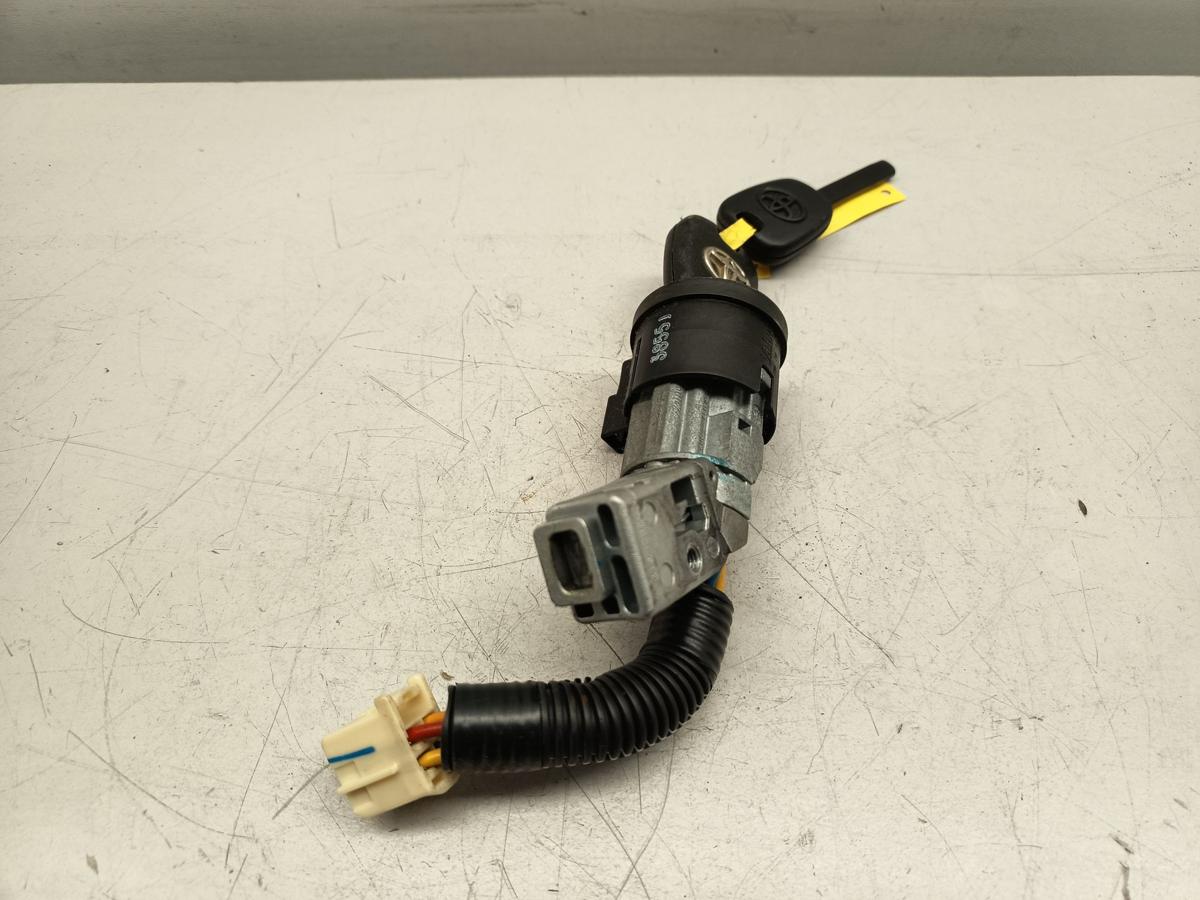 Toyota Aygo original Z&uuml;ndschloss mit Schl&uuml;ssel Baujahr 2005