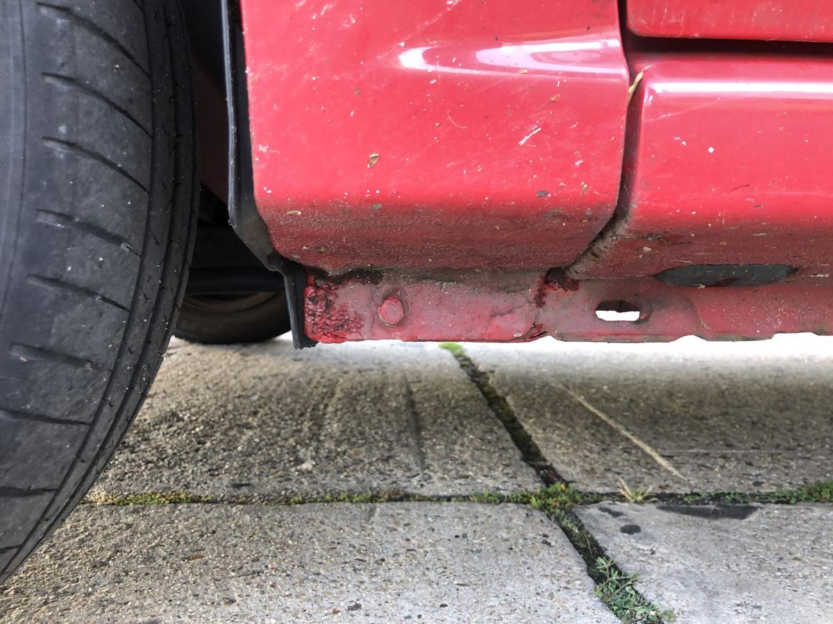 Dacia Logan MCV Kotfl&uuml;gel vorn links Fahrerseite Seitenwand OV21D Red Passion