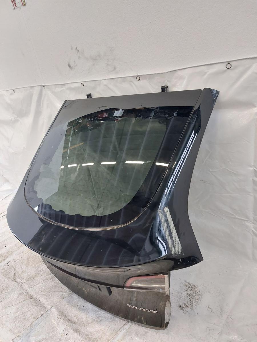 Tesla Model Y Heckklappe Heckdeckel Kofferklappe Heckscheibe PBSB Sierra Black