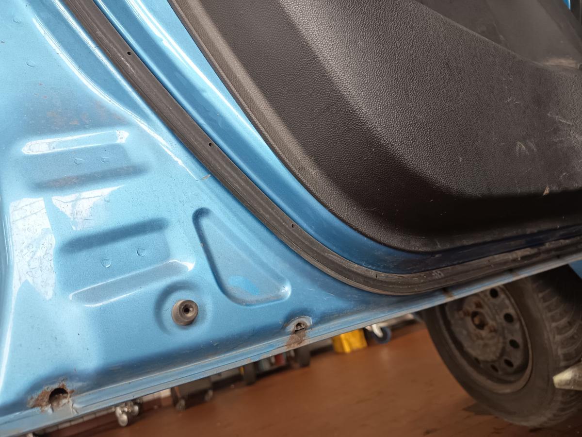 Agila B original T&uuml;r vorn links Fahrer GBW Marokkoblau Bj 2008