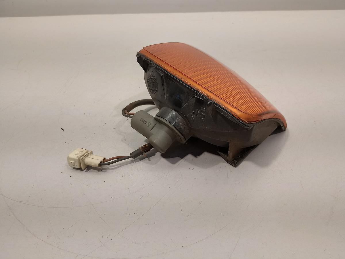 VW Passat 35i orig Blinker links orange Bj 1991