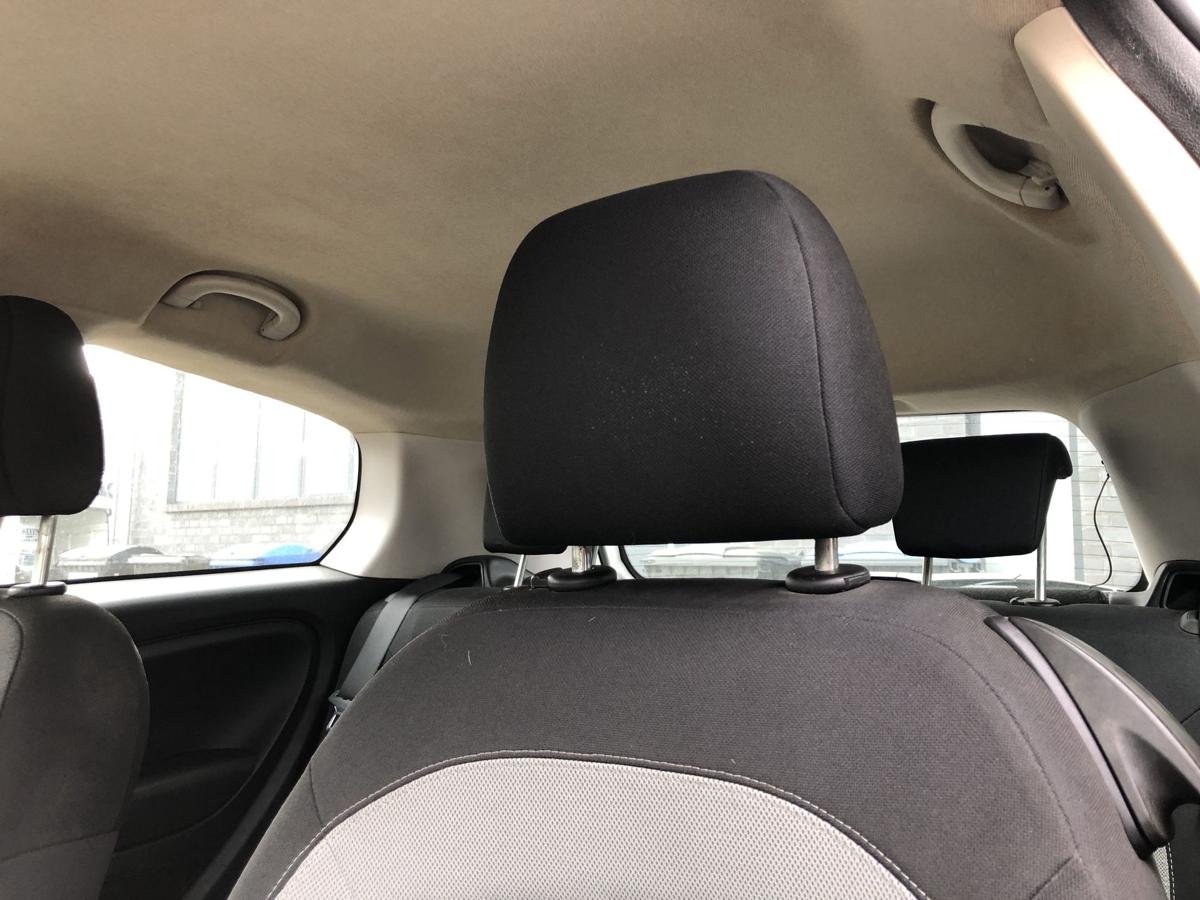 Fiat Grande Punto 199 Sitz vorn links Fahrersitz Stoff ohne Heizung nur 3trg