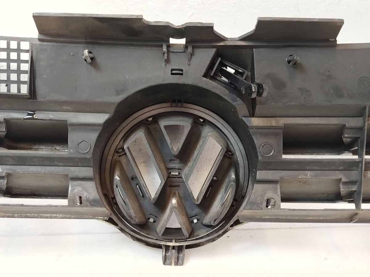 VW Golf 4 IV 1J K&uuml;hlergrill vorn Grill Frontgrill mit VW Logo LD7V Silbergrau