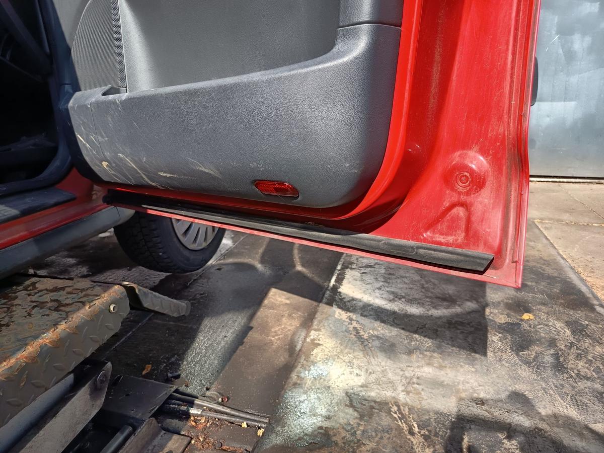VW Sharan 7M original T&uuml;r vorn rechts Beifahrer Rohbau K3A Paprikarot Bj 2005