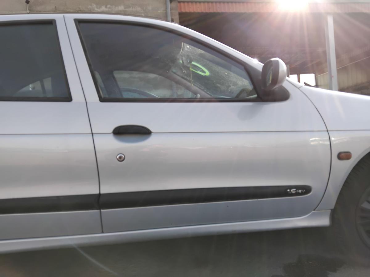 Renault Megane 1 BA T&uuml;r vorn rechts Beifahrert&uuml;r MV632 Gris Boreal BJ2001 5-t&uuml;rig