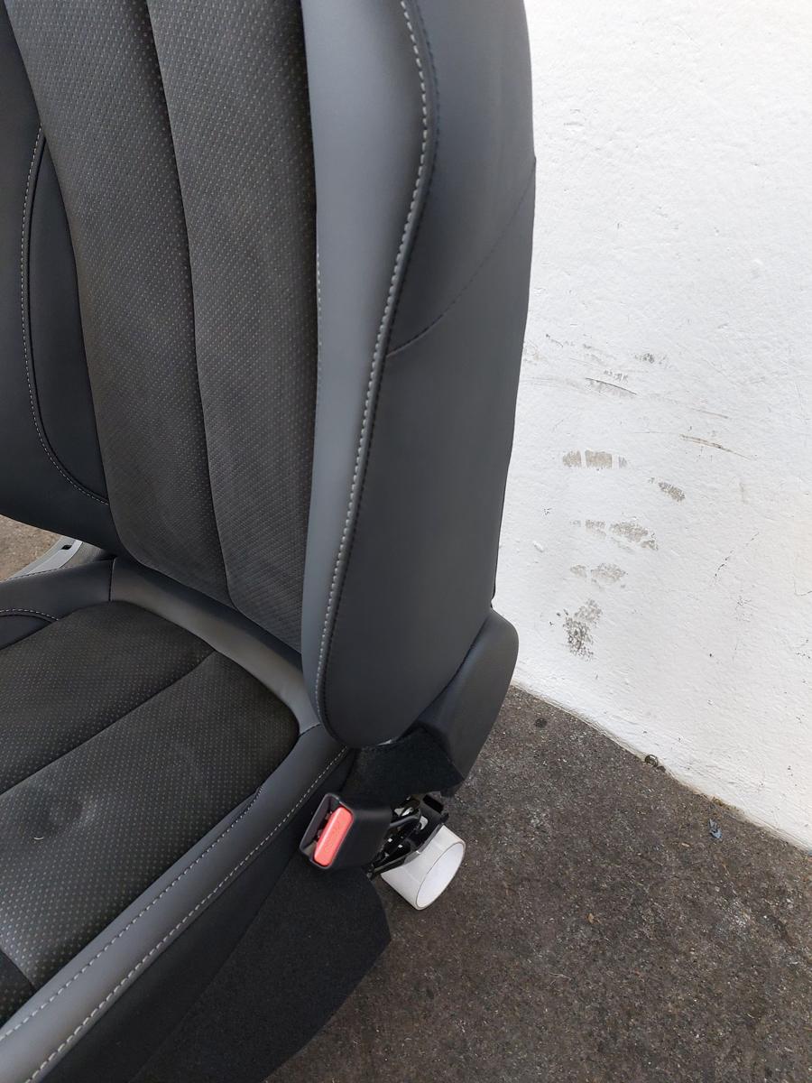 Mitsubishi Eclipse Cross GK0 ab21 Sitz vorn rechts Beifahrersitz mechanisch OEM