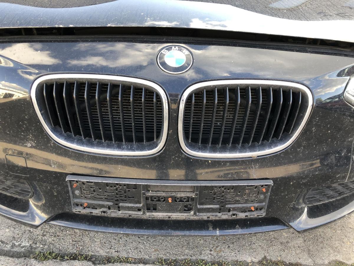 BMW 1er F20 Stoßfänger vorn Frontstoßstange Nebel SWRA 475 Blacksaphire Metallic