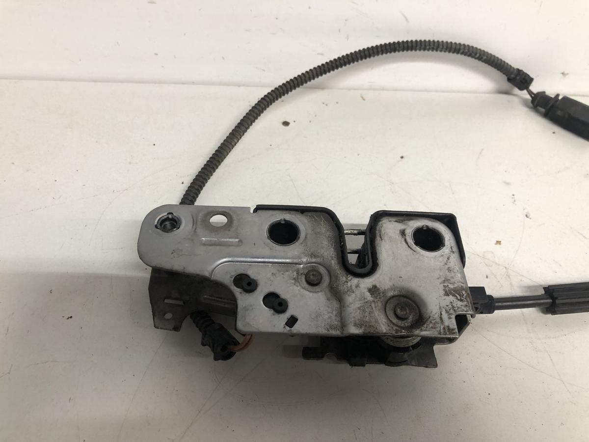 Golf Plus 5M original Schloss Unterteil Motorhaube 5M1823509 Bj 2009