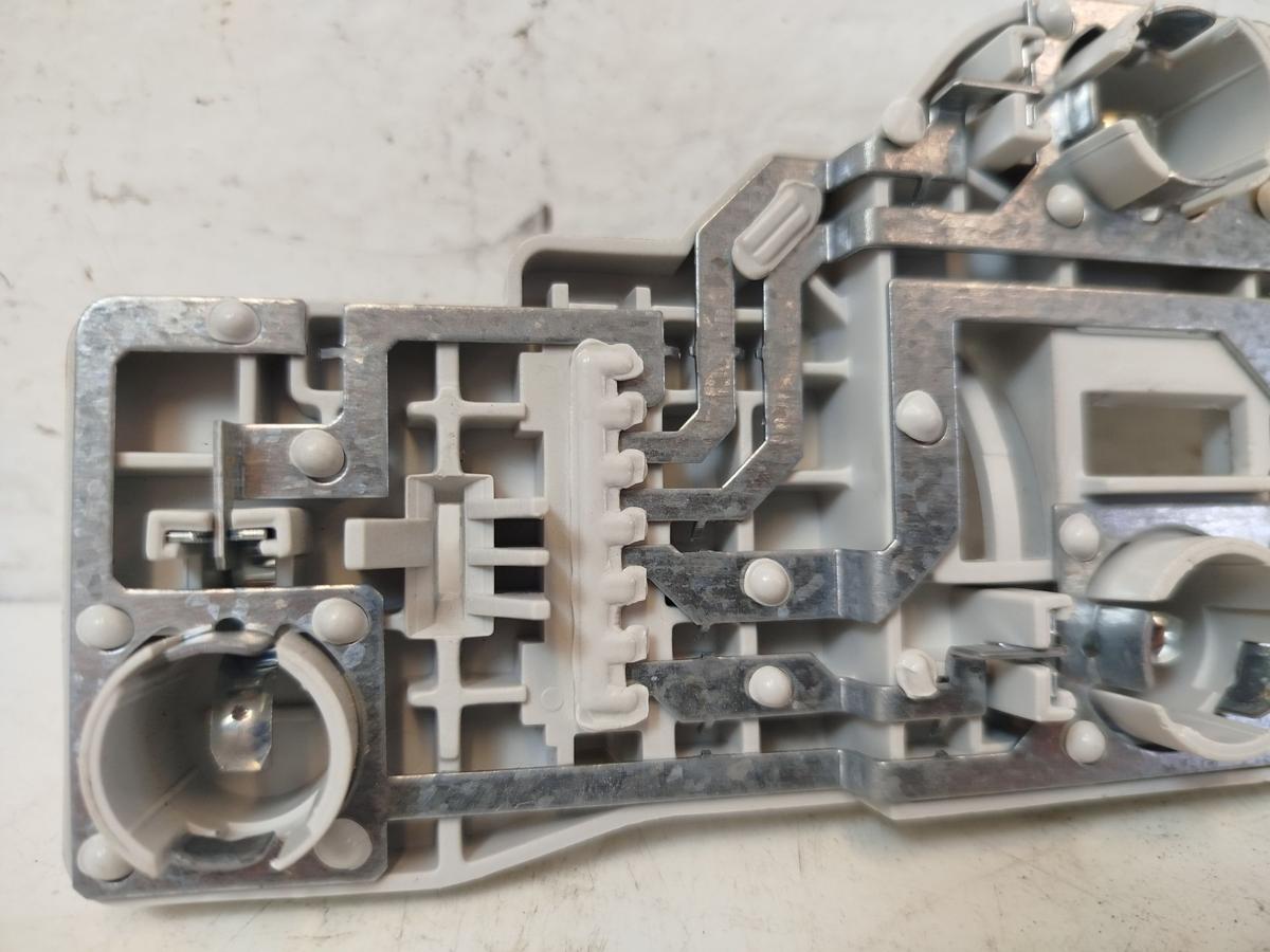 Skoda Octavia 1Z Kombi Lampenträger Lampenfassung Rückleuchte hinten rechts AL