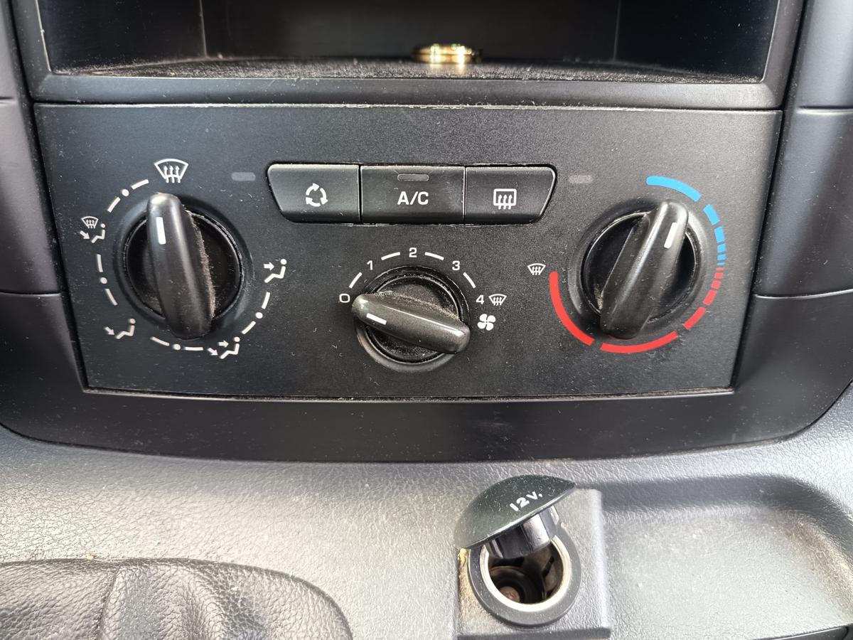 Citroen Jumpy II VF7 vor Facelift Bj 2012 orig Heizungsbetätigung Klima