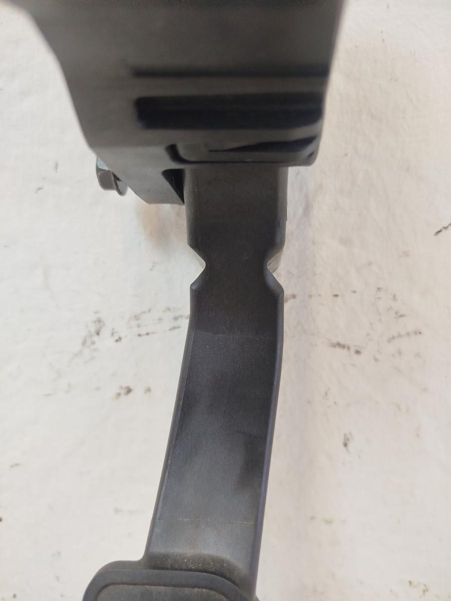 Nissan Leaf ZE1 40kWh Gaspedal Gaswertgeber Poti Fahrpedal OEM