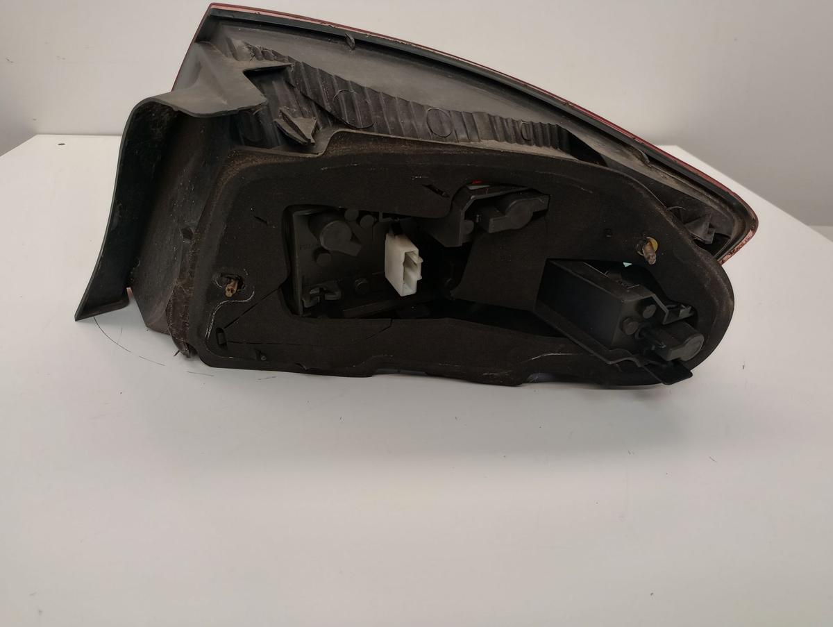 Peugeot 407 orig Rückleuchte Schlussleuchte links Limousine 5TRG Bj 2004