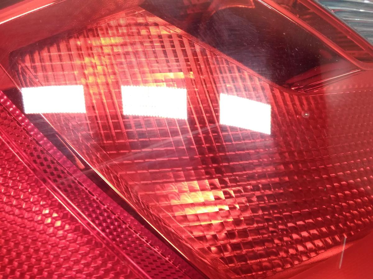Seat Toledo 4 KG original R&uuml;ckleuchte Schlussleuchte links aussen BJ2015