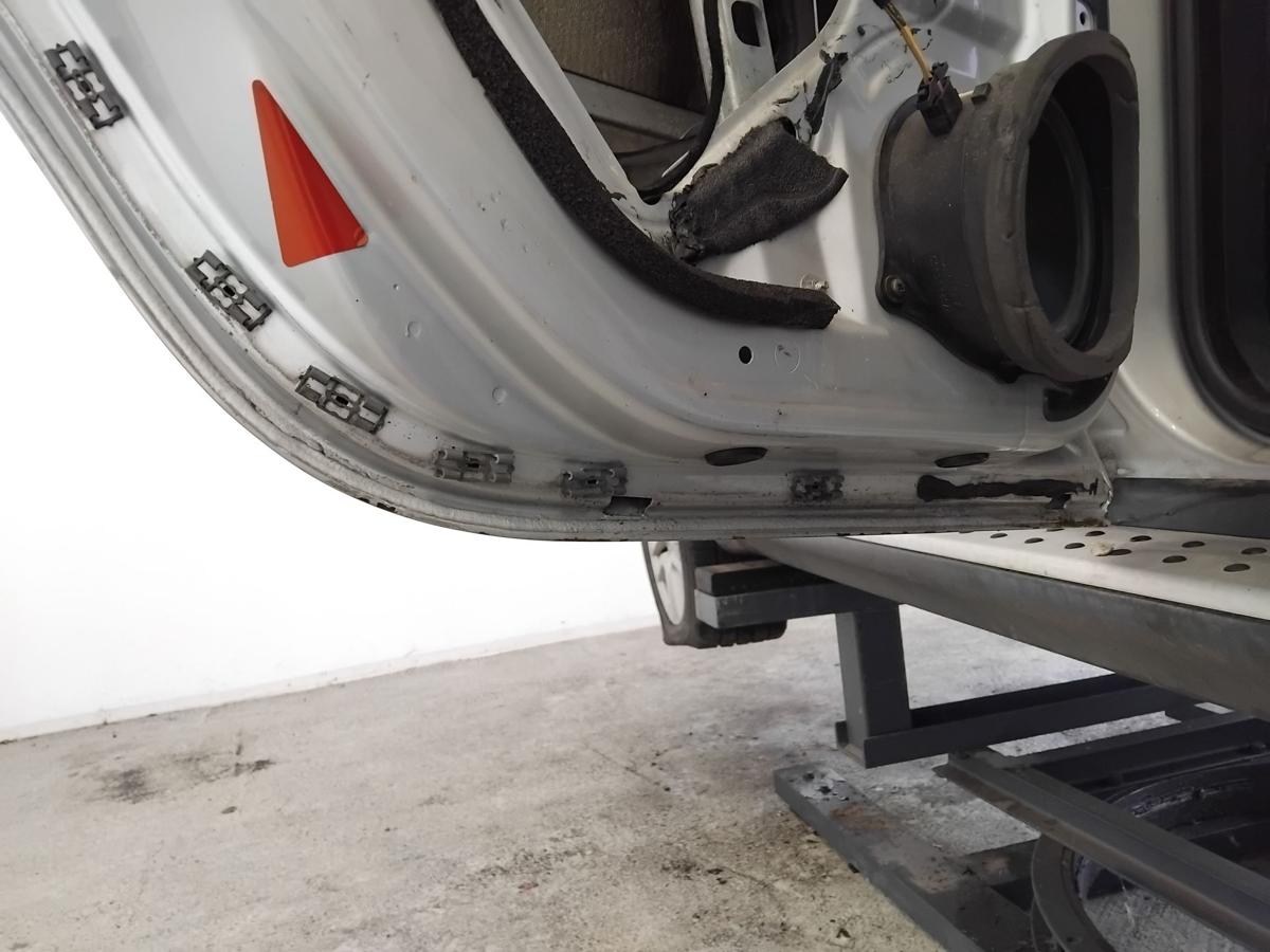 BMW X5 E53 T&uuml;r hinten links titansilbermetallic 354/7 BJ2000