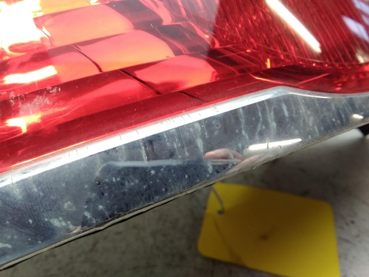 Ford Mondeo 3 orig R&uuml;ckleuchte Heckleuchte links Limo Flie&szlig;heck ab 05/2005 BJ06
