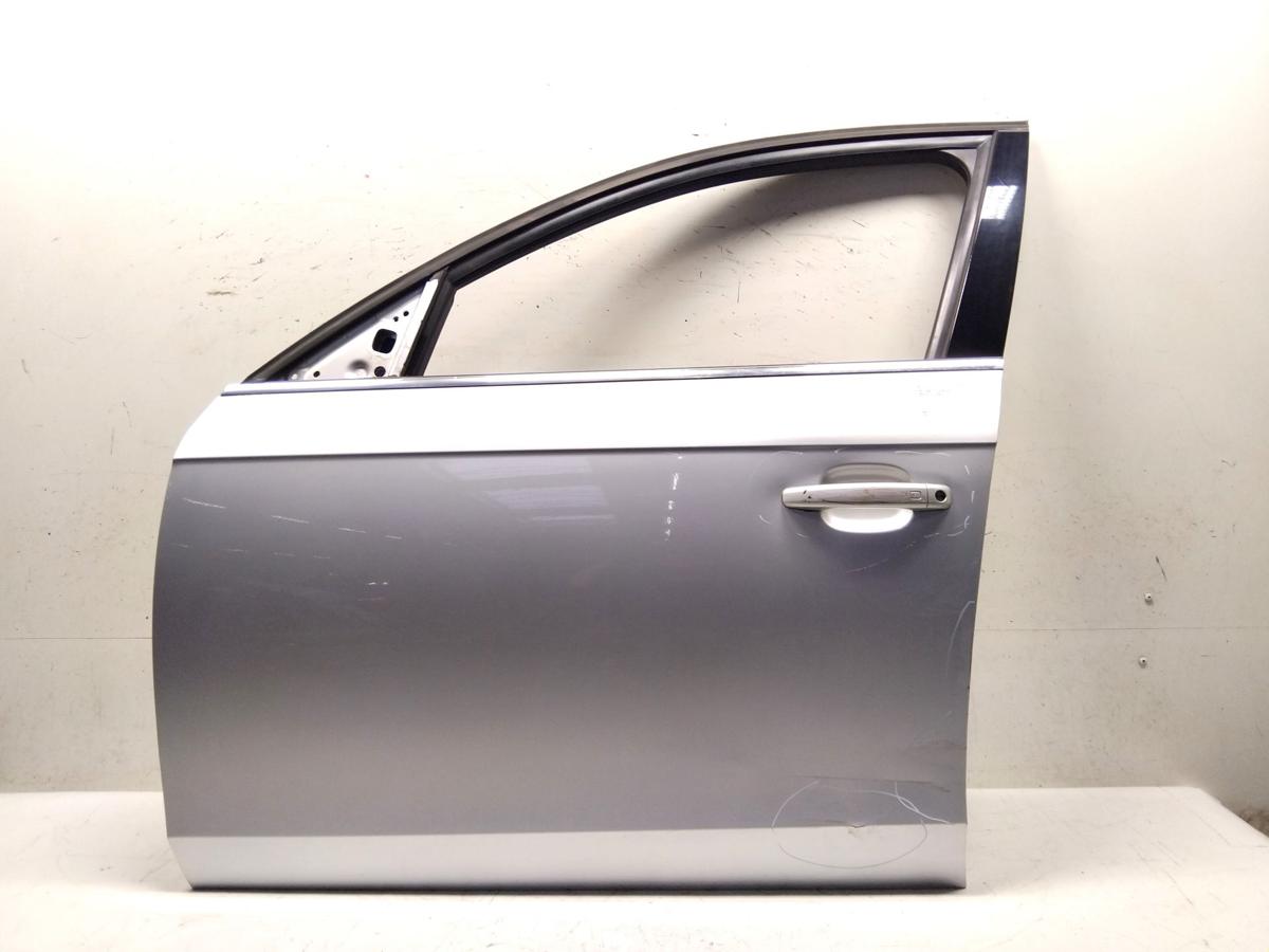 Audi A4 8K B8 T&uuml;r vorn links Fahrert&uuml;r eissilbermetallic besch&auml;digt Bj.2009