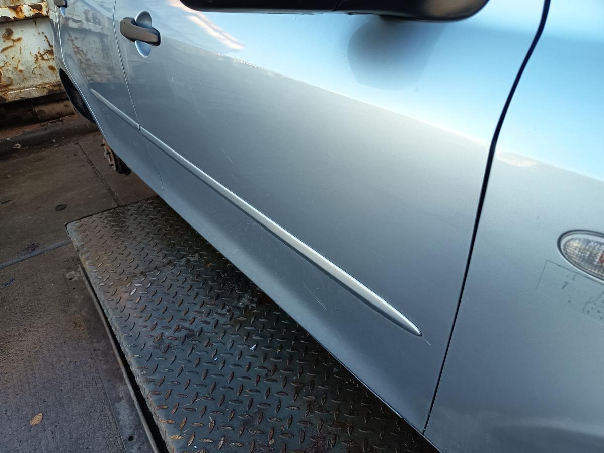 Mazda 2 original T&uuml;r vorn rechts Beifahrer 27P Arktikblau Bj 2004