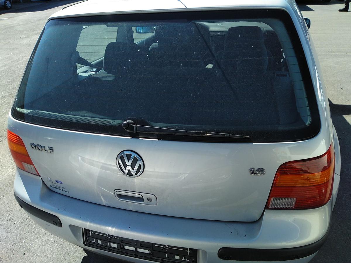 VW Golf 4 1J Flie&szlig;heck Heckklappe satinsilber LB7Z mit Heckscheibe Bj.1998