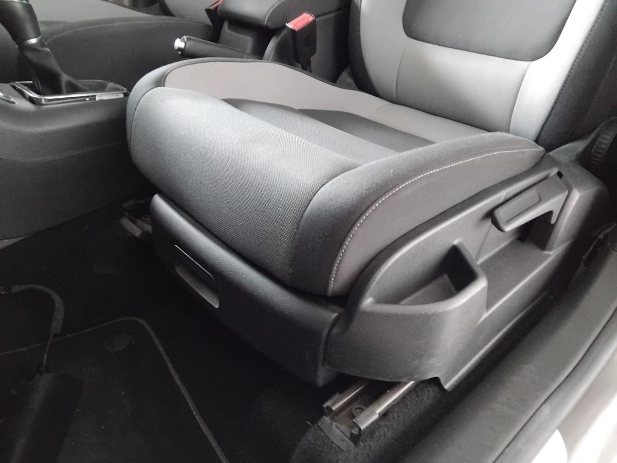 VW Golf Plus II 1KP original Sitz vorn links Fahrersitz Stoff beheizt BJ2013