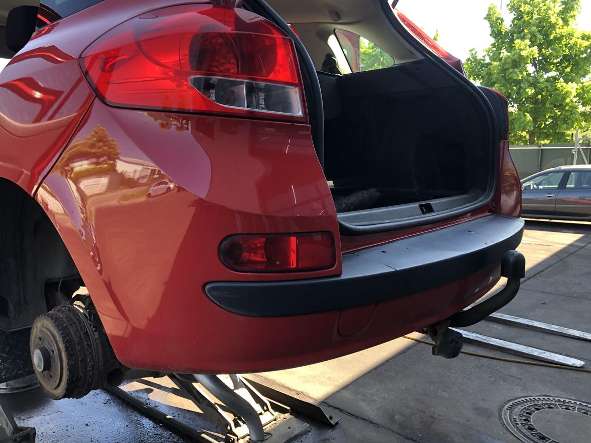 Renault Clio III Grandtour orig Stoßstange Fänger hinten 727 Spanischrot Bj 08