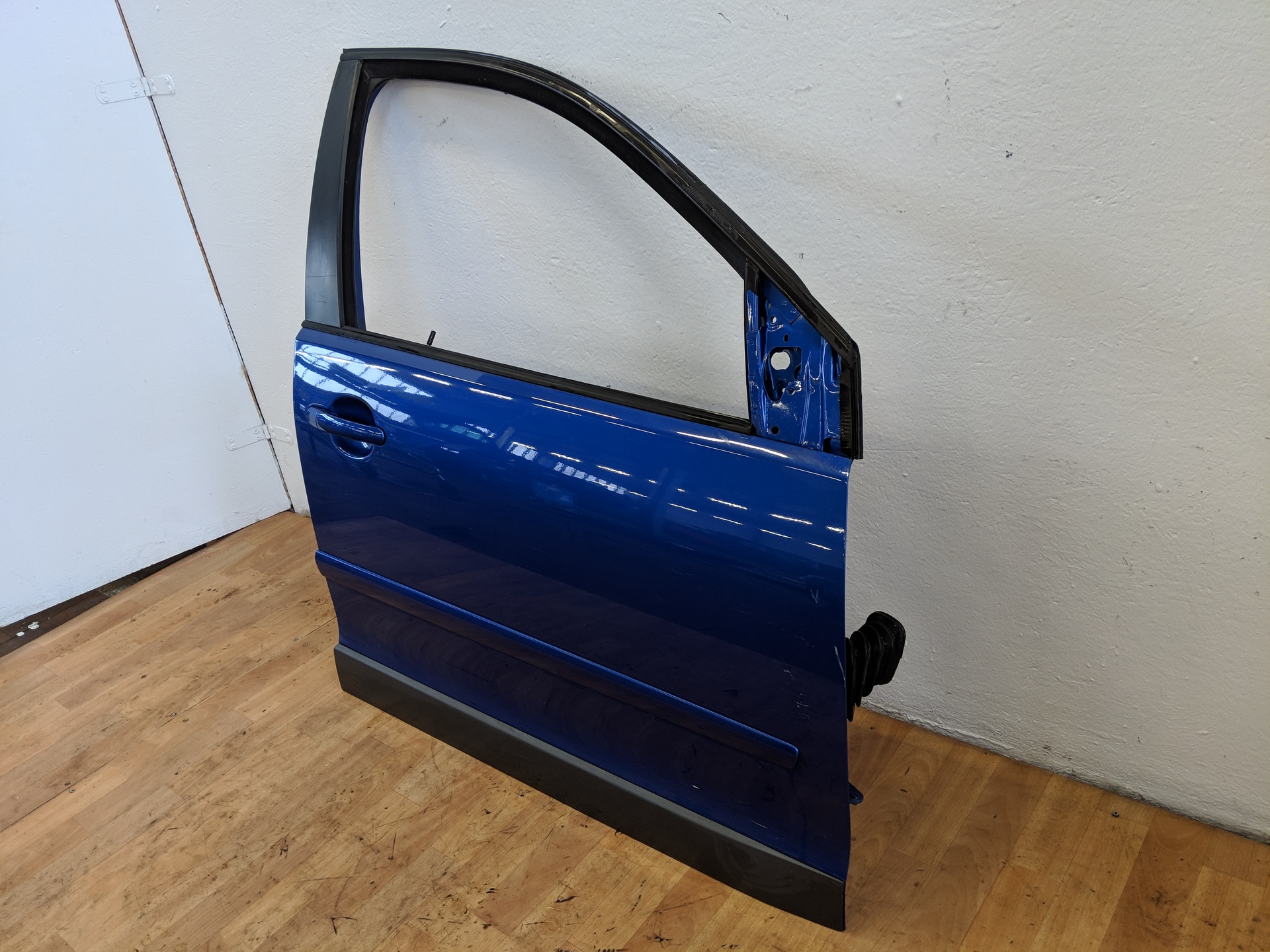 VW Polo 9N3 CROSS original Tür vorn rechts 5-türer Sondermodell blau LA5W