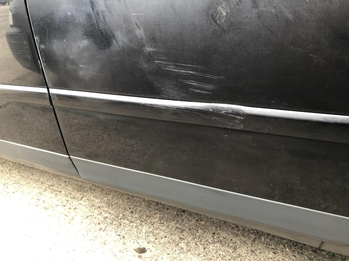 Audi A4 8E B6 Avant T&uuml;r hinten links Fondt&uuml;r Scheibenrahmen LZ9W Ebonyschwarz