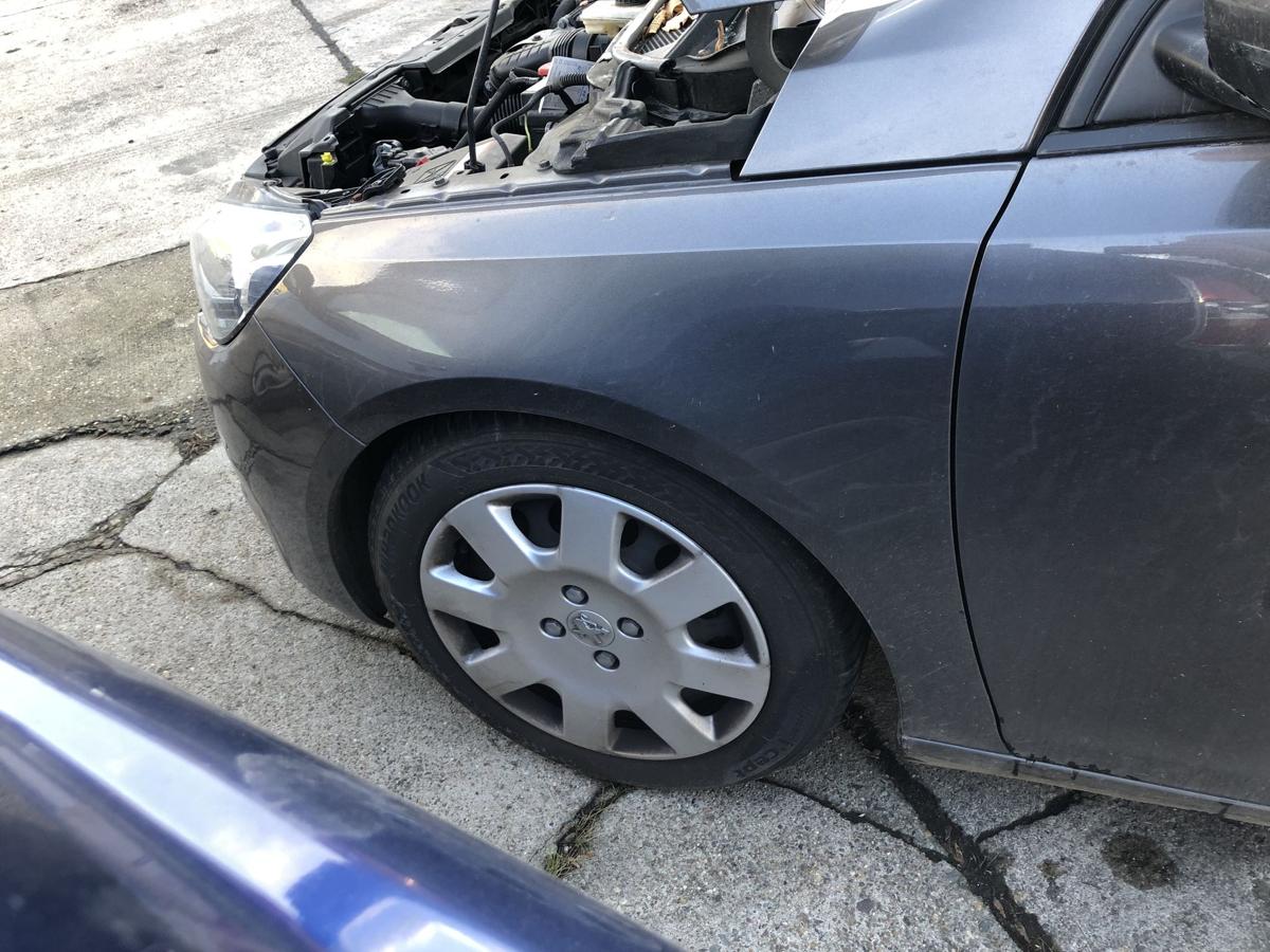 Peugeot 308 SW T9 Kotfl&uuml;gel links Fender KKS Moka grau