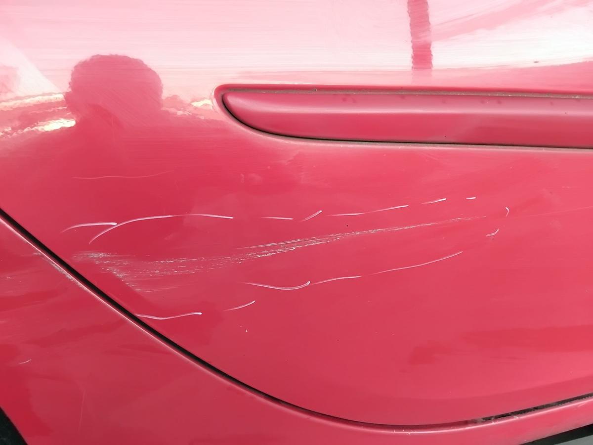 Renault Clio 3 Grandtour Tür hinten rechts OV727 spanisch rot Kombi BJ2009 Delle