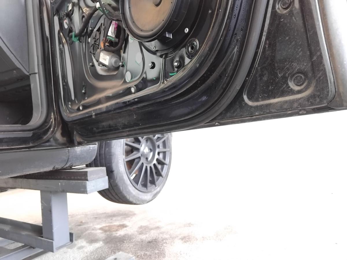 VW Golf 5 1K T&uuml;r vorn rechts Beifahrert&uuml;r 5-T&uuml;rer L041 brillantschwarz BJ2006