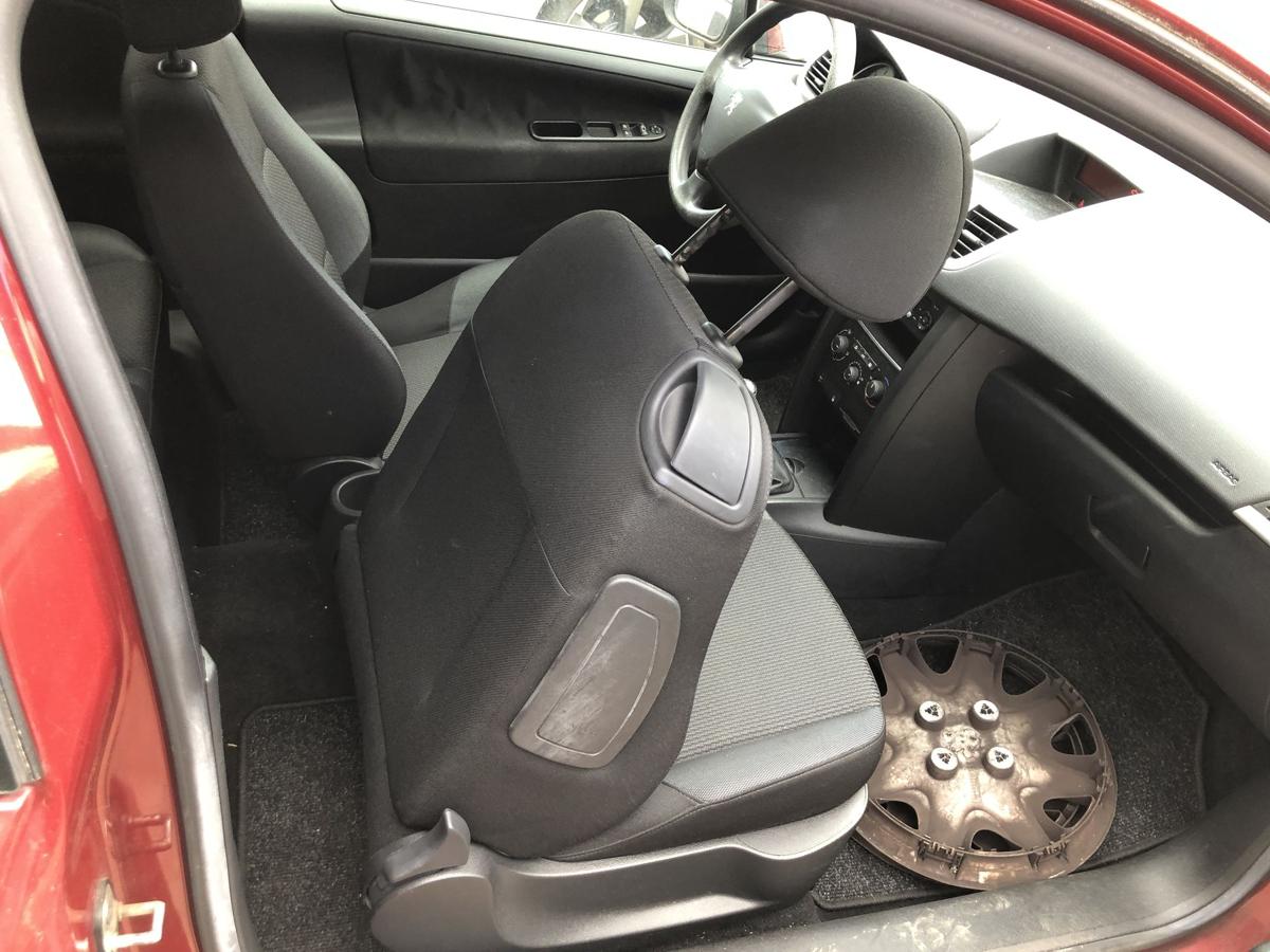 Peugeot 207 WA WC Sitz vorn rechts Beifahrersitz ohne Heizung Autositz Stoff
