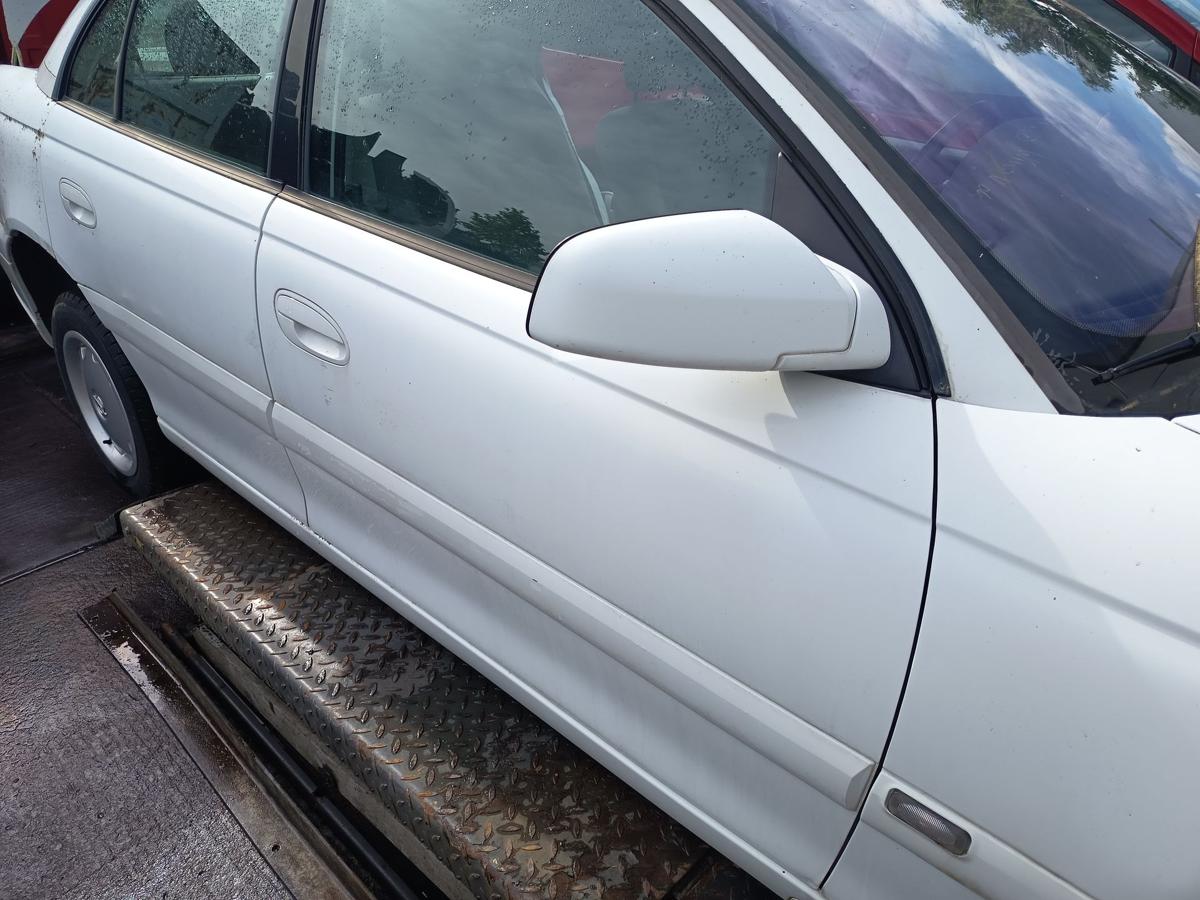Opel Omega B original T&uuml;r vorn rechts Beifahrer Rohbau Y474 Casablancawei&szlig; Bj 2001