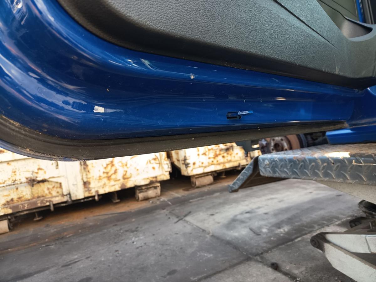 VW Polo 6R orig Tür links 3türer Fahrertür LD5E Blau Bj 2011