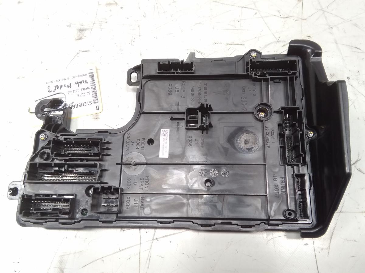 Tesla Model 3 original Steuergerät BCM links 1497850-00-D 1567359-00-B BJ2019