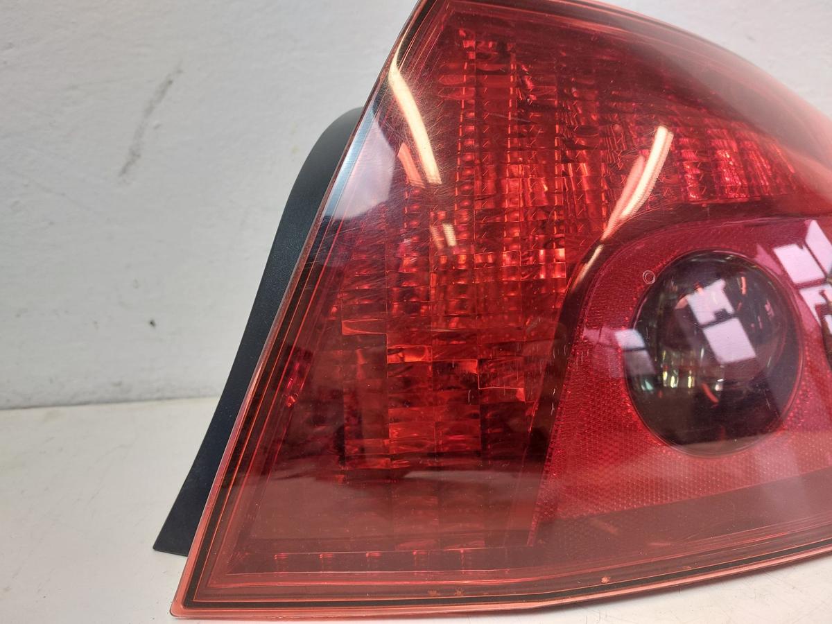 Peugeot 407 6D 6E R&uuml;ckleuchte rechts Limo R&uuml;cklicht R&uuml;ckscheinwerfer Heckleuchte