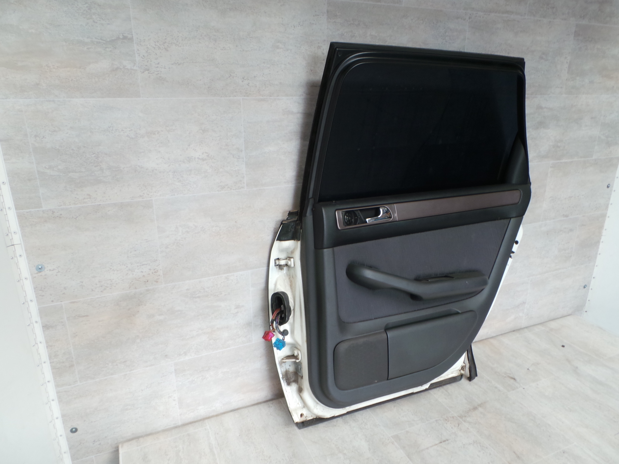 Audi A6 4B Avant Bj.97-01 Tür hinten rechts LY9G - Casablanca Weiss